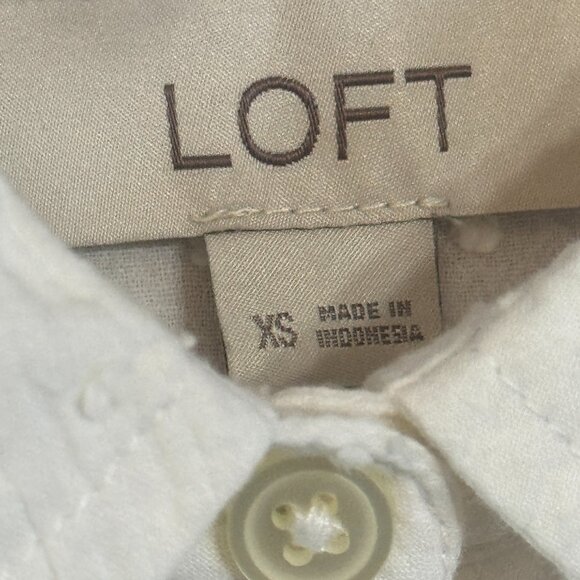 LOFT White Swiss Dot Strawberry Embroidered Button Up Shirt XS - Picture 7 of 7